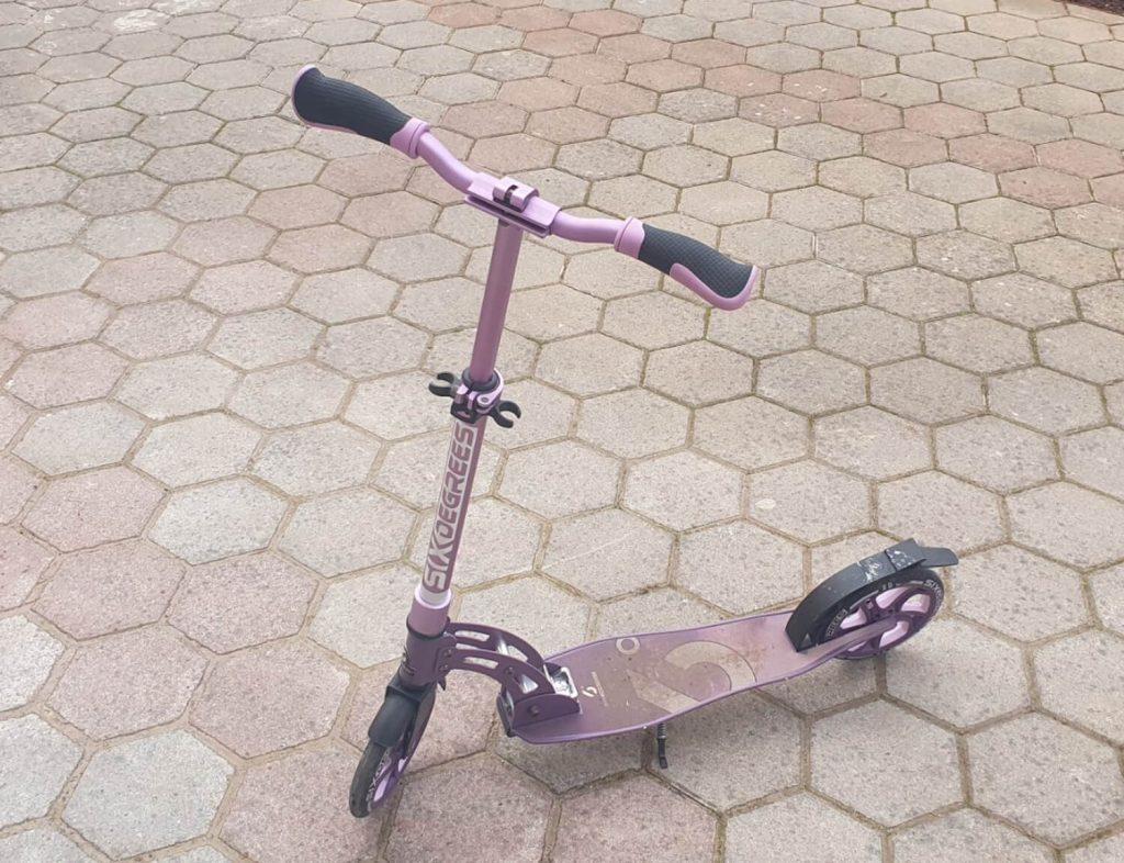 Non-electric scooter for exploring Umag